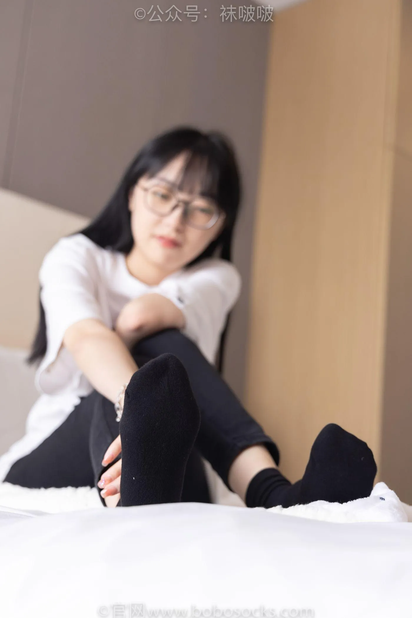 [BoBoSocks袜啵啵]NO.055 稚予-斯凯奇运动鞋、白棉袜、黑棉袜 [139P]插图